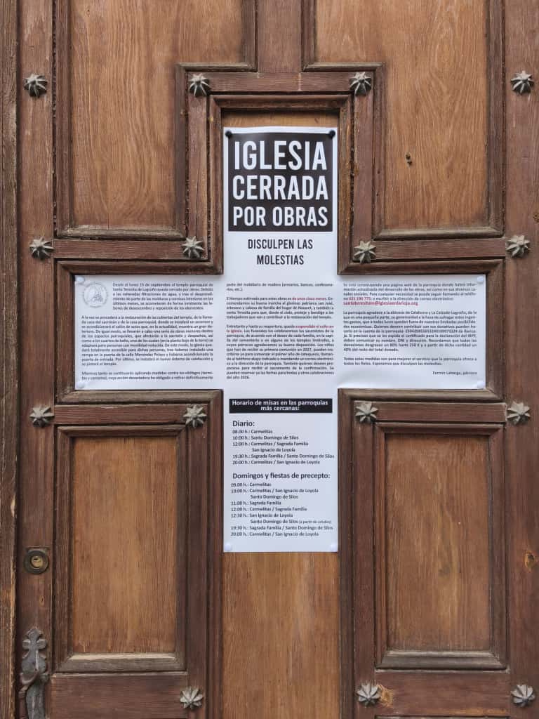 El templo parroquial se cierra por obras